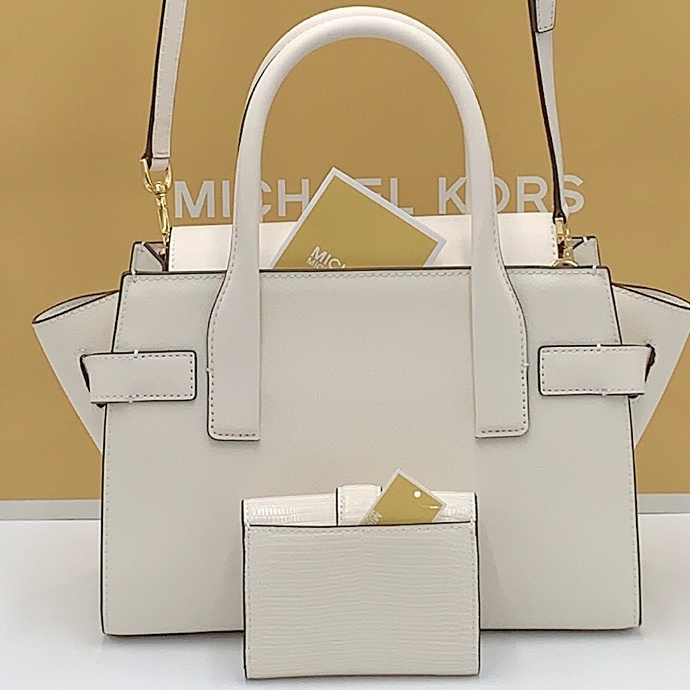 MICHAEL KORS
Carmen Medium Flap Belted Satchel & Medium Flap Bifold Wallet - Picture 3 of 16
